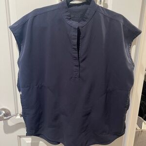 Figs scrub set in quiet navy